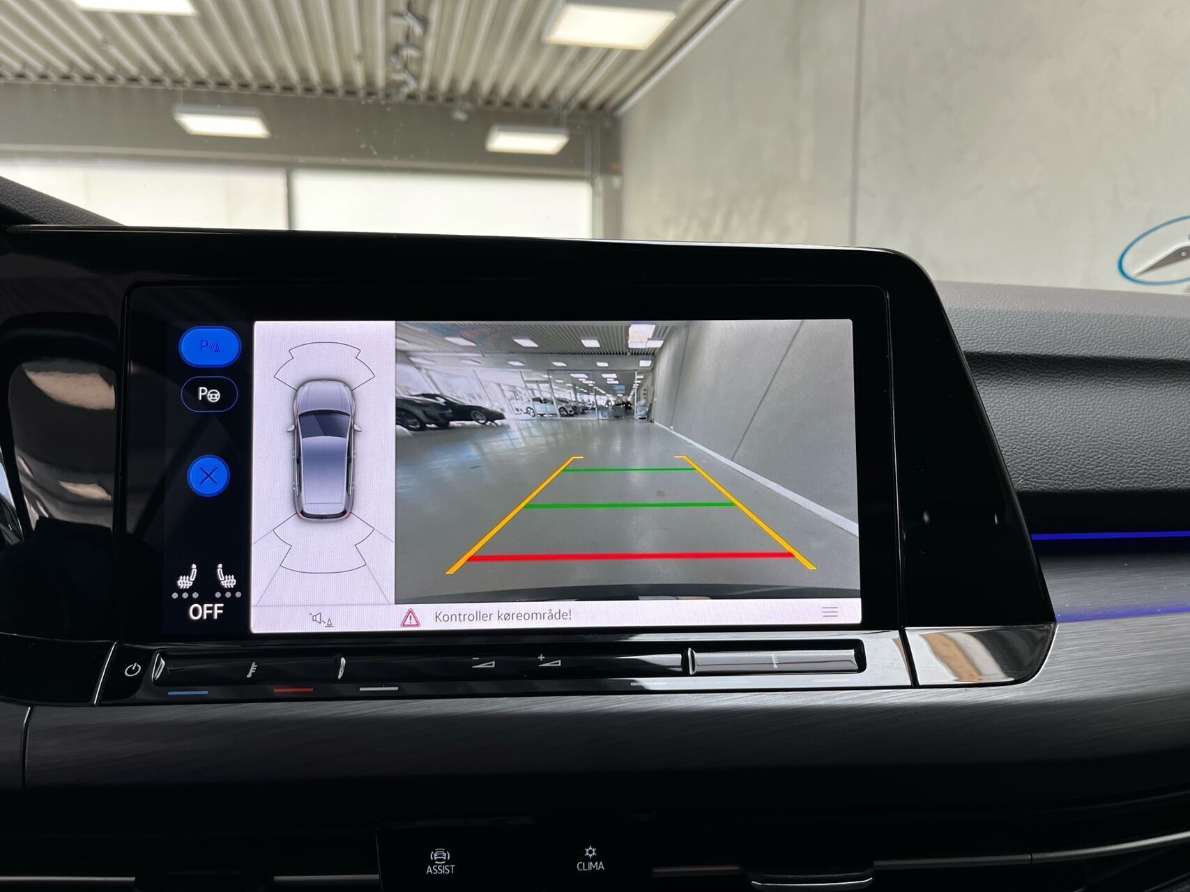 Grå VW Golf fra 2020