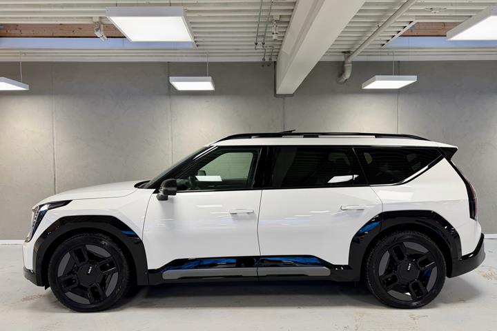 Hvid Kia EV9 fra 2025