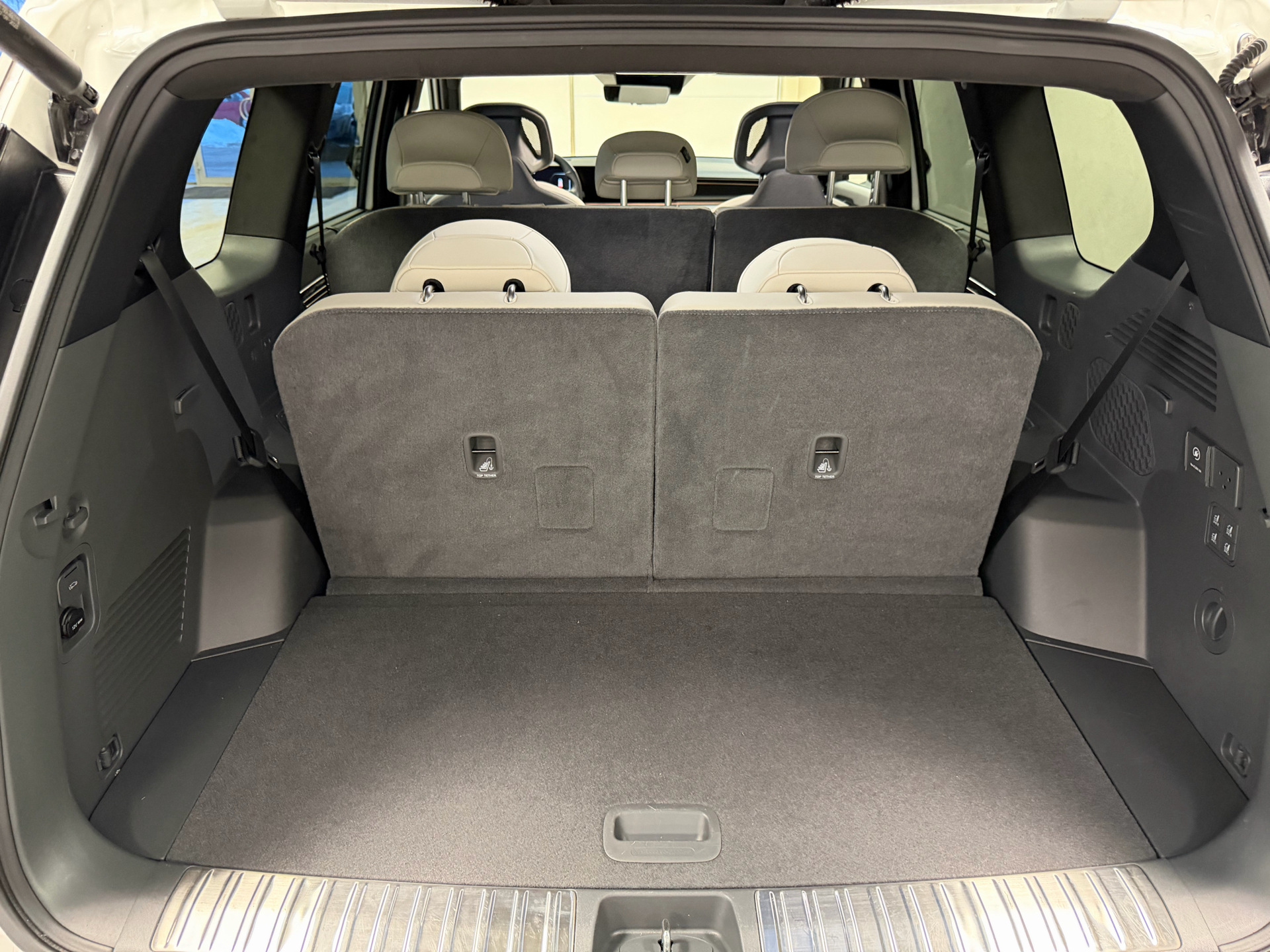 Hvid Kia EV9 fra 2025
