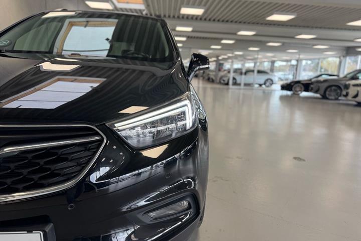 Sort Opel Mokka X fra 2017