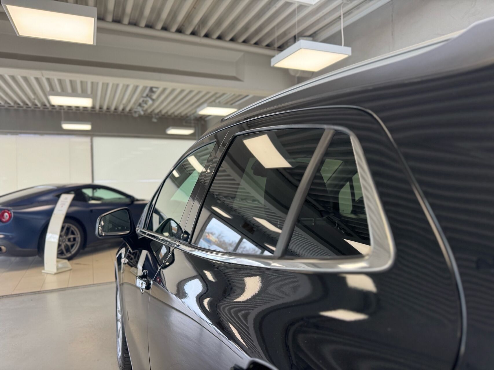 Sort Opel Mokka X fra 2017