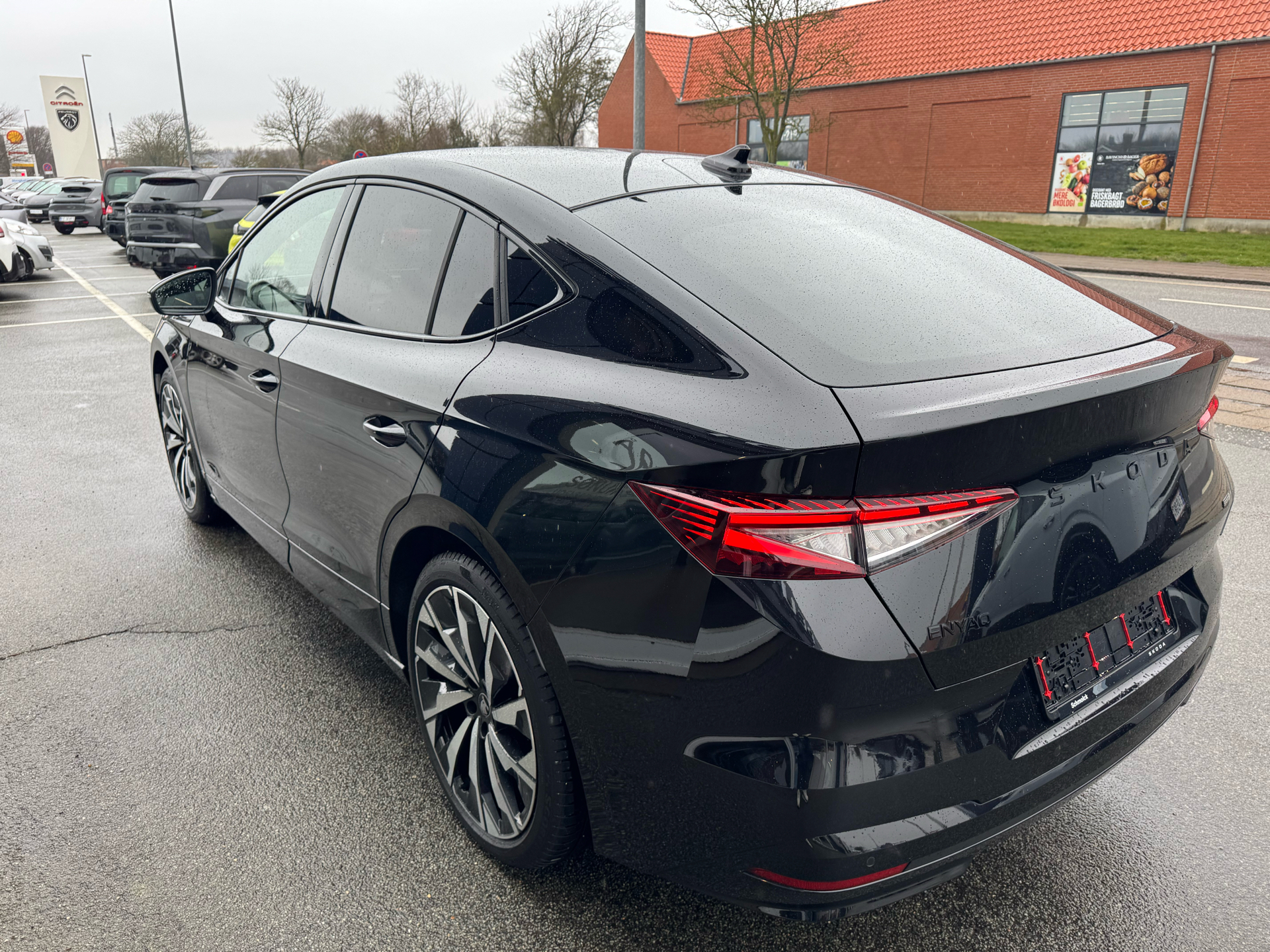 Sort Skoda Enyaq fra 2025