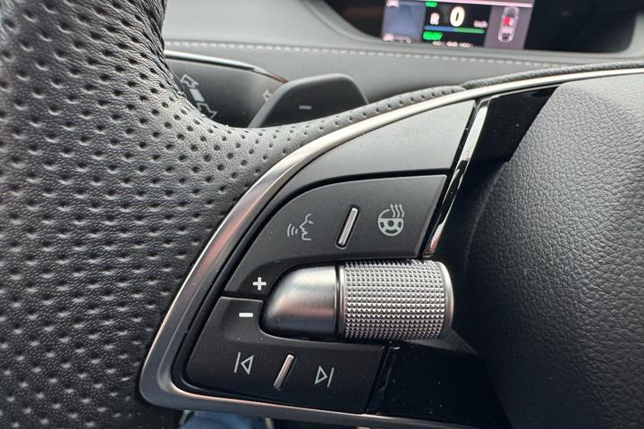 Sort Skoda Enyaq fra 2025