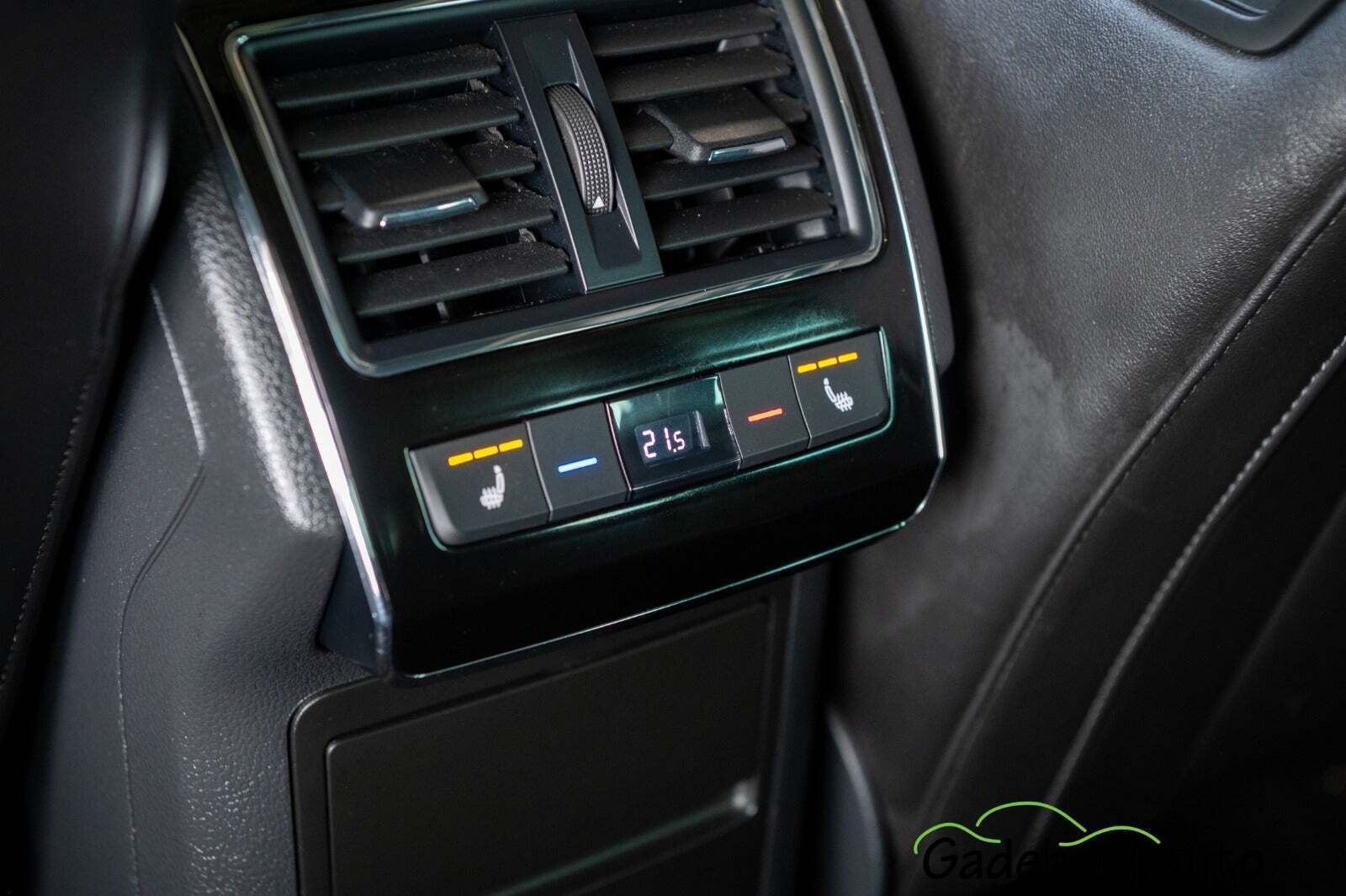 Sort Skoda Superb fra 2019