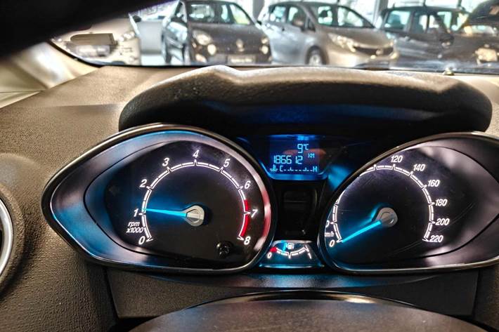 Gul Ford Fiesta fra 2013