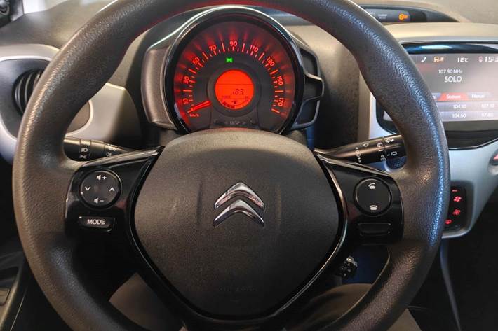 Gul Citroën C1 fra 2016