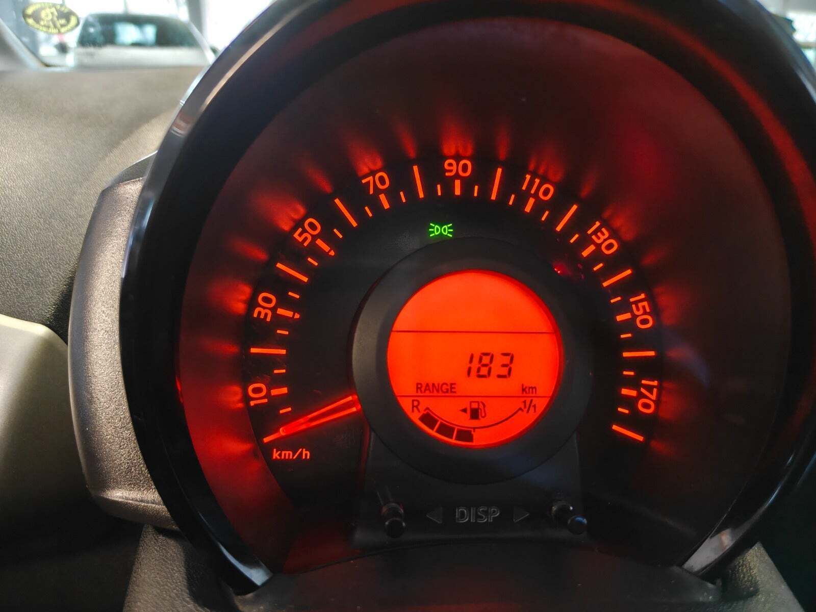 Gul Citroën C1 fra 2016