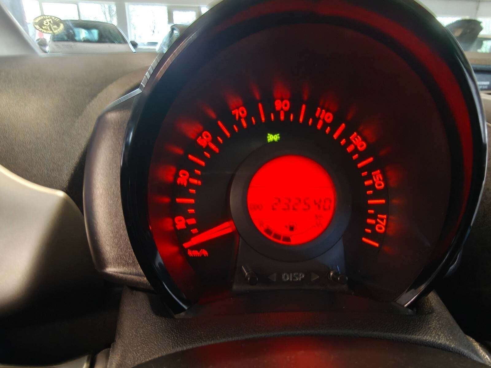 Gul Citroën C1 fra 2016