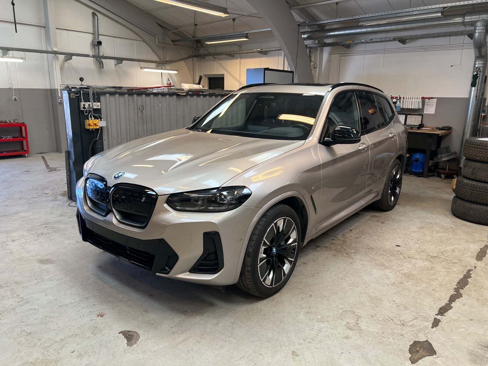 BMW iX3 Charged Plus M-Sport
