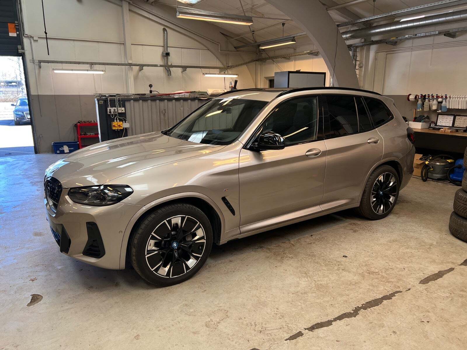 BMW iX3 Charged Plus M-Sport