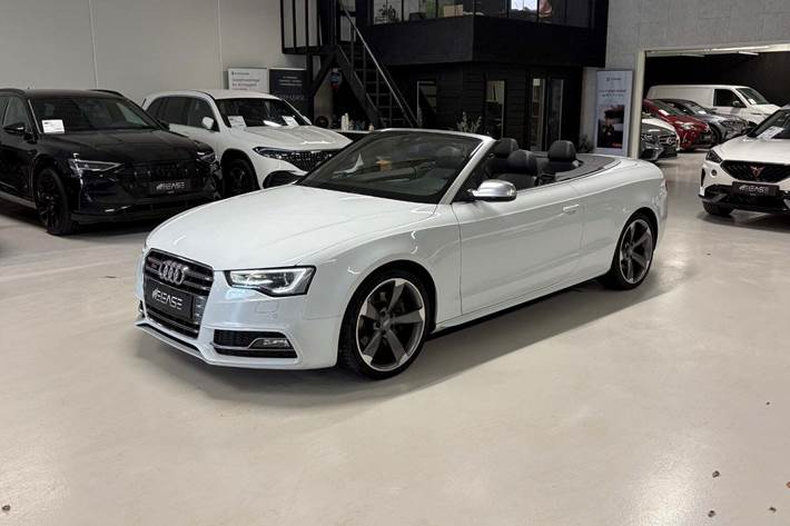 Hvid Audi S5 fra 2012