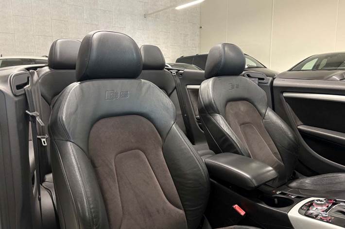 Hvid Audi S5 fra 2012