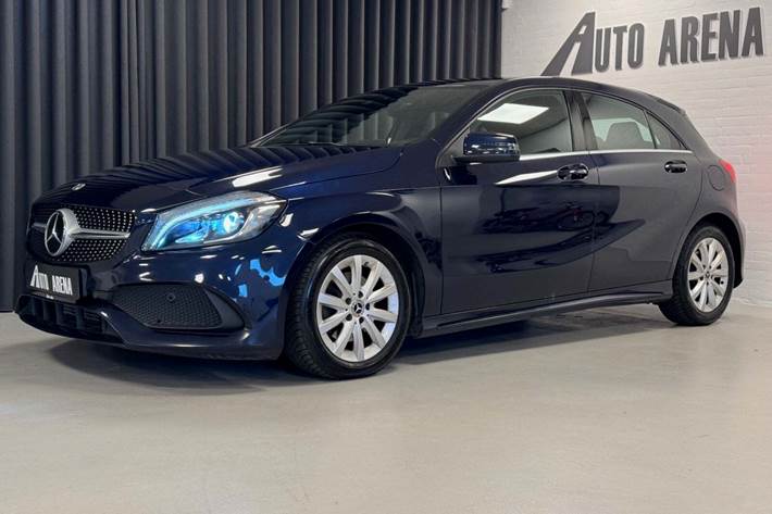 Blå Mercedes A200 fra 2017