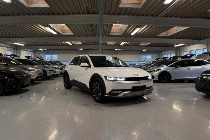 Hvid Hyundai Ioniq 5 fra 2022 set udefra