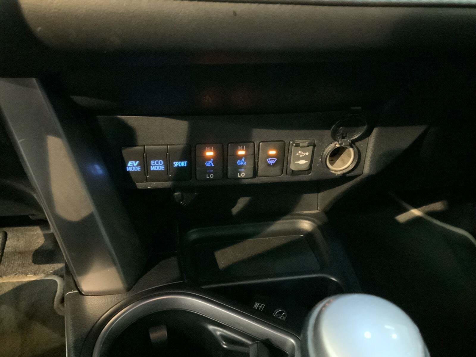 Sort Toyota RAV4 fra 2016