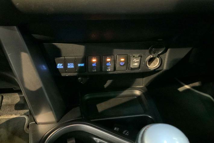 Sort Toyota RAV4 fra 2016