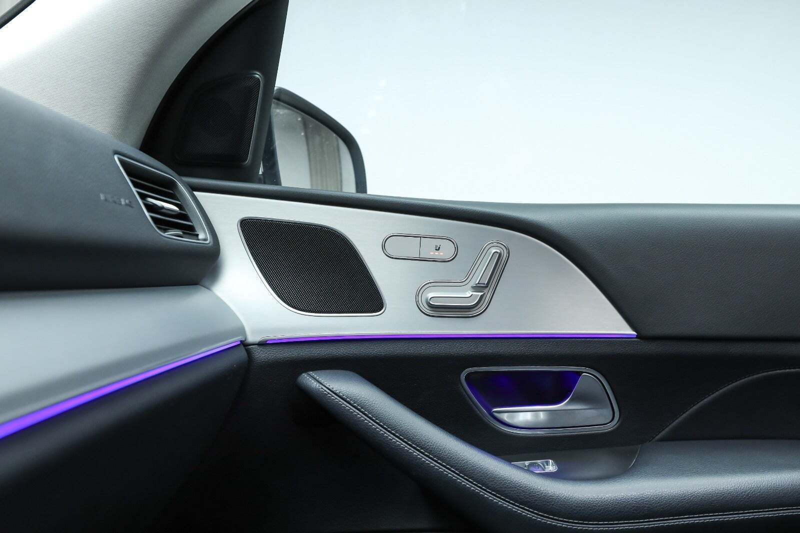 Sølv Mercedes GLE350 d fra 2020