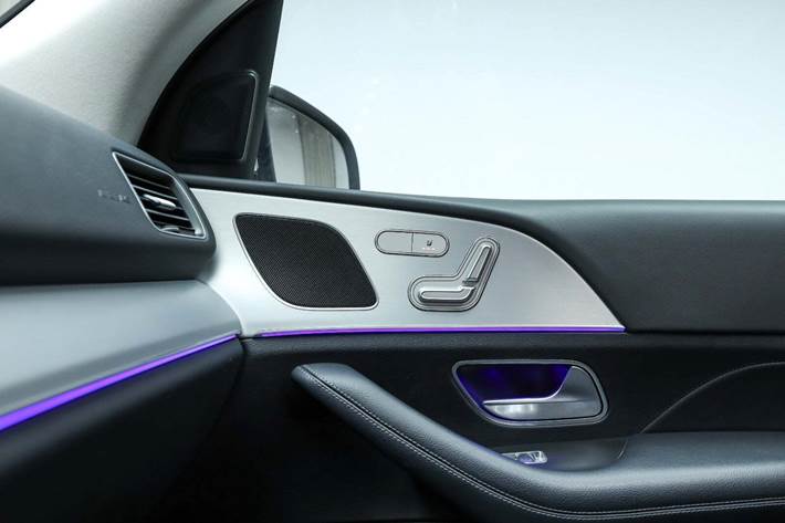 Sølv Mercedes GLE350 d fra 2020