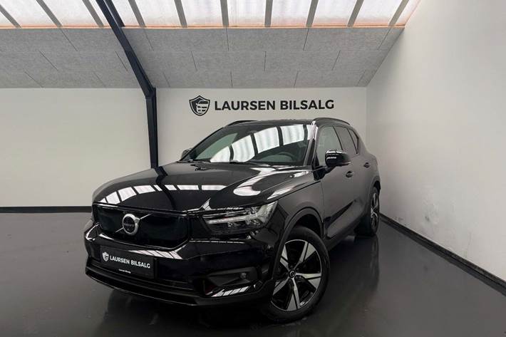 Sort Volvo XC40 fra 2020 set udefra