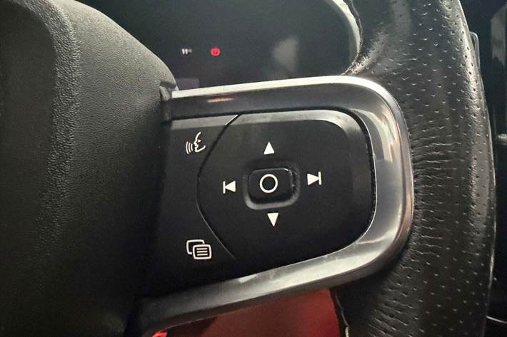 Sort Volvo XC40 fra 2020