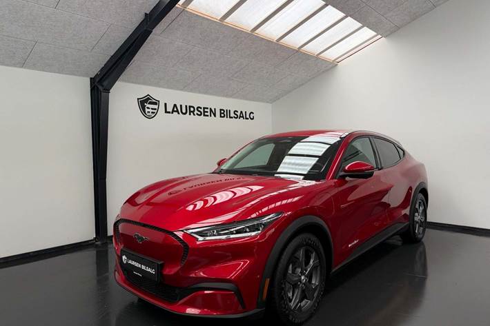 Rød Ford Mustang Mach-E fra 2021