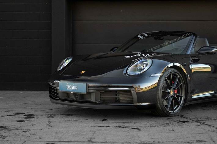 Sort Porsche 911 Carrera 4S fra 2022