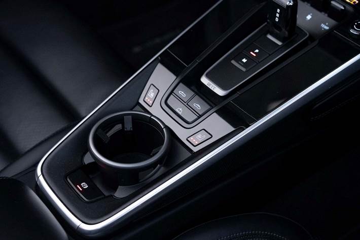 Sort Porsche 911 Carrera 4S fra 2022