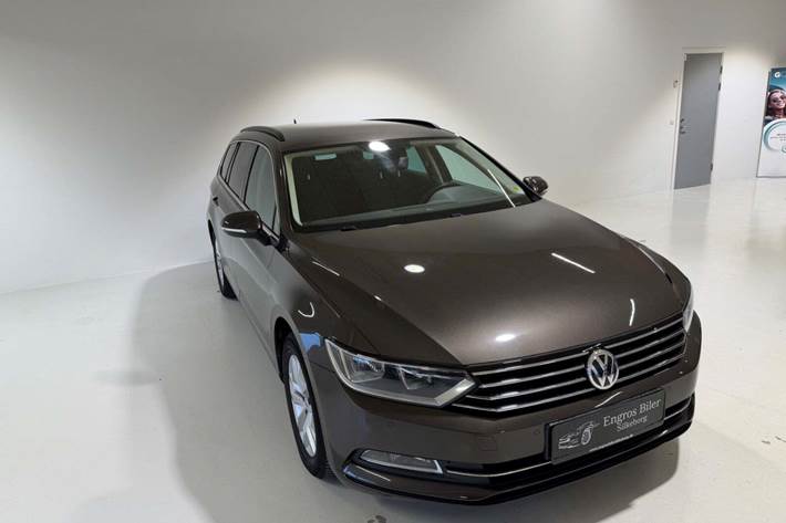 Brun VW Passat fra 2018