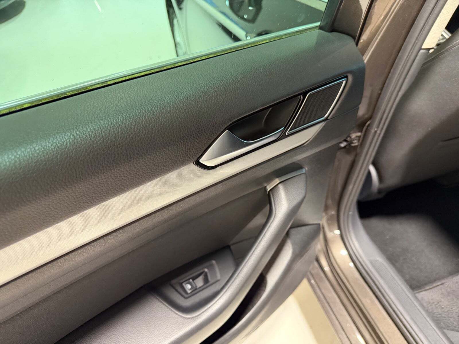 Brun VW Passat fra 2018