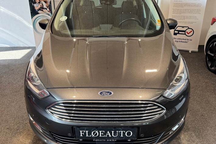 Grå Ford C-MAX fra 2018