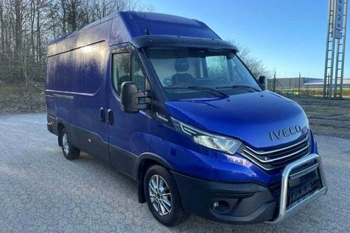 Blå Iveco Daily fra 2026