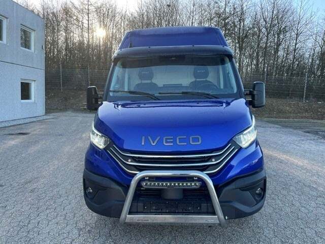 Blå Iveco Daily fra 2026