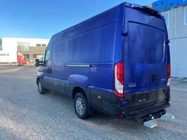 Blå Iveco Daily fra 2026