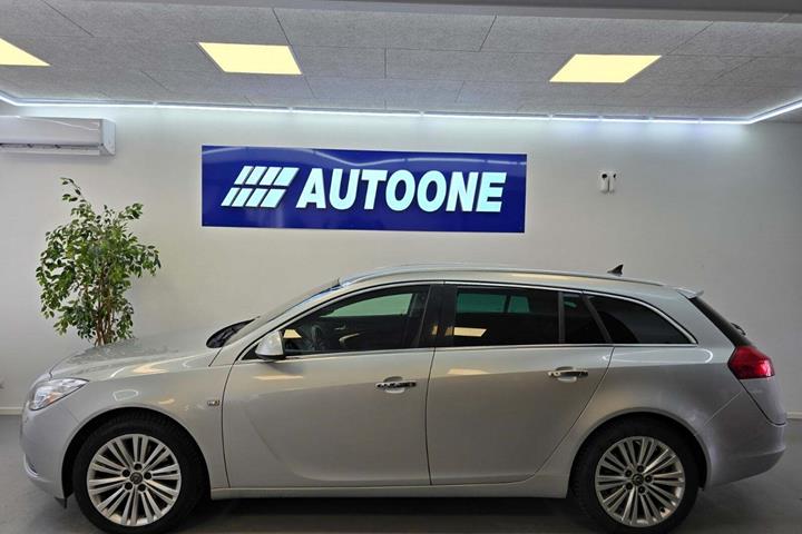 Sølv Opel Insignia fra 2012