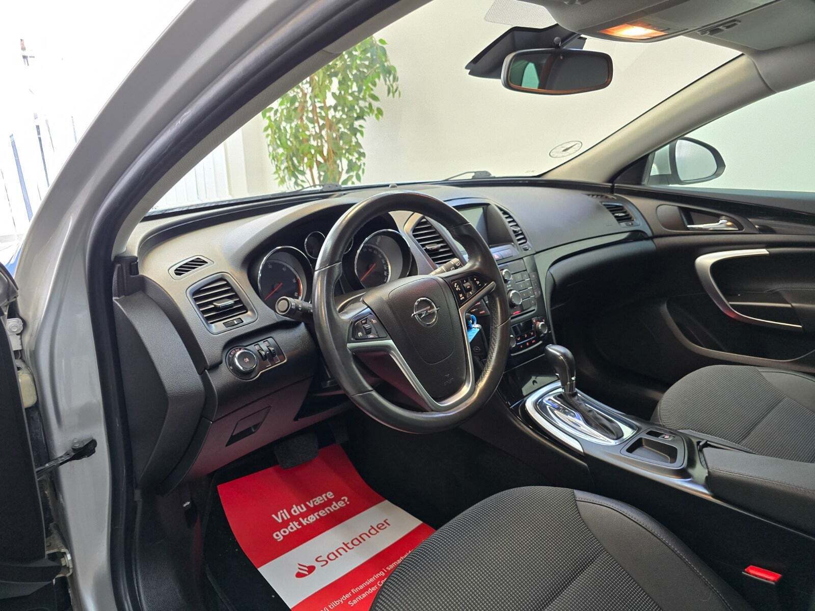 Sølv Opel Insignia fra 2012