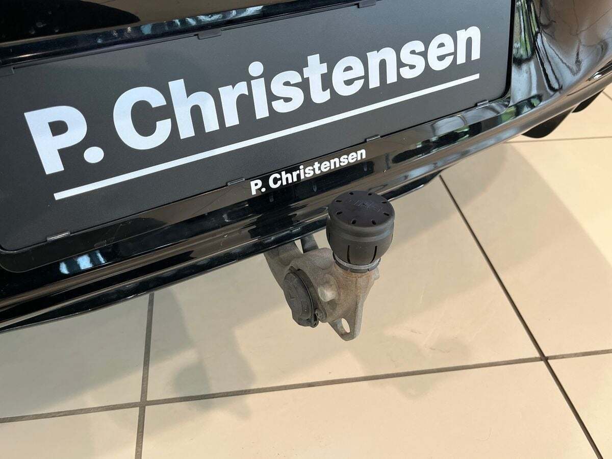 Sort Mercedes EQE350+ fra 2022