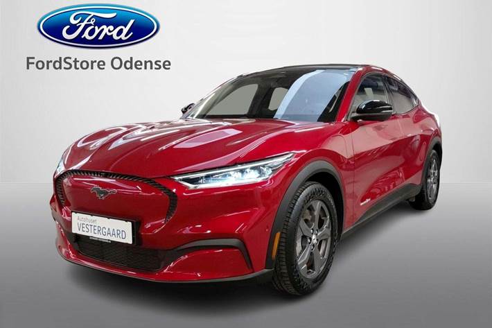 Rød Ford Mustang Mach-E fra 2024 set udefra