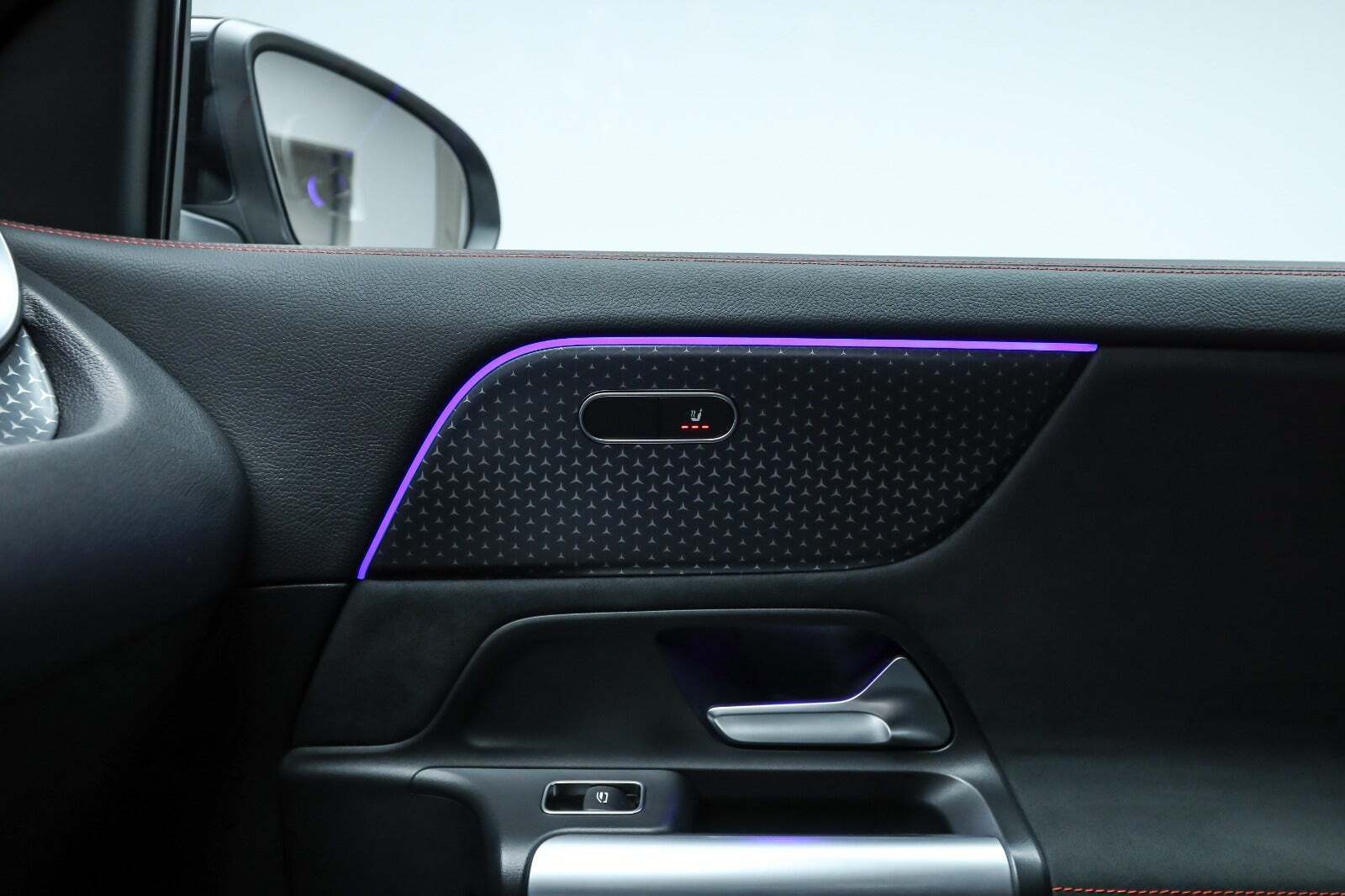 Sort Mercedes EQA250+ fra 2024