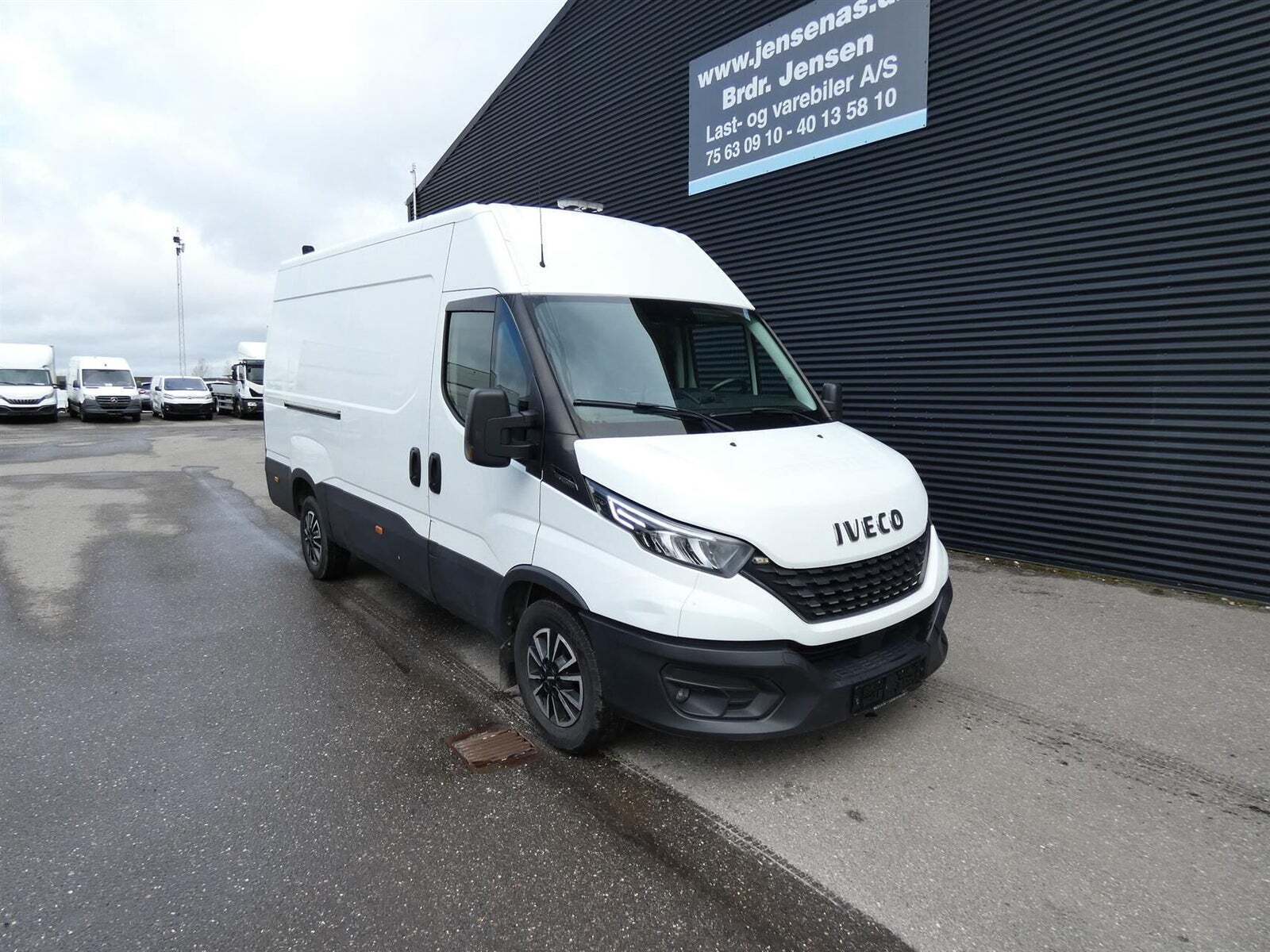 Iveco Daily 2,3 35S16 12m³ Van AG8