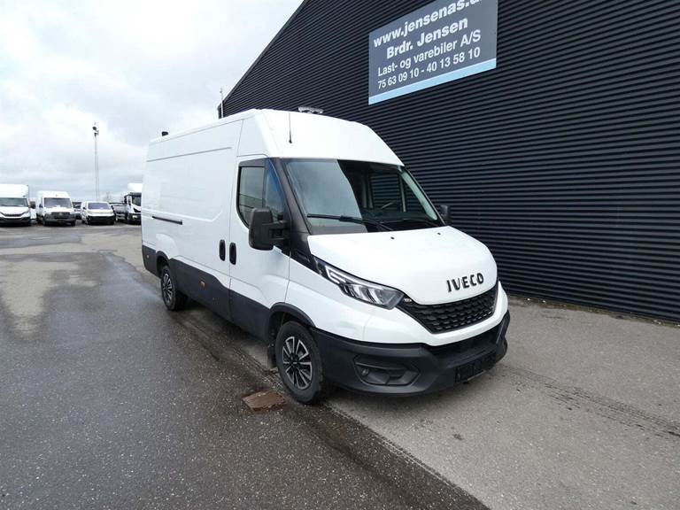 Iveco Daily 2,3 35S16 12m³ Van AG8