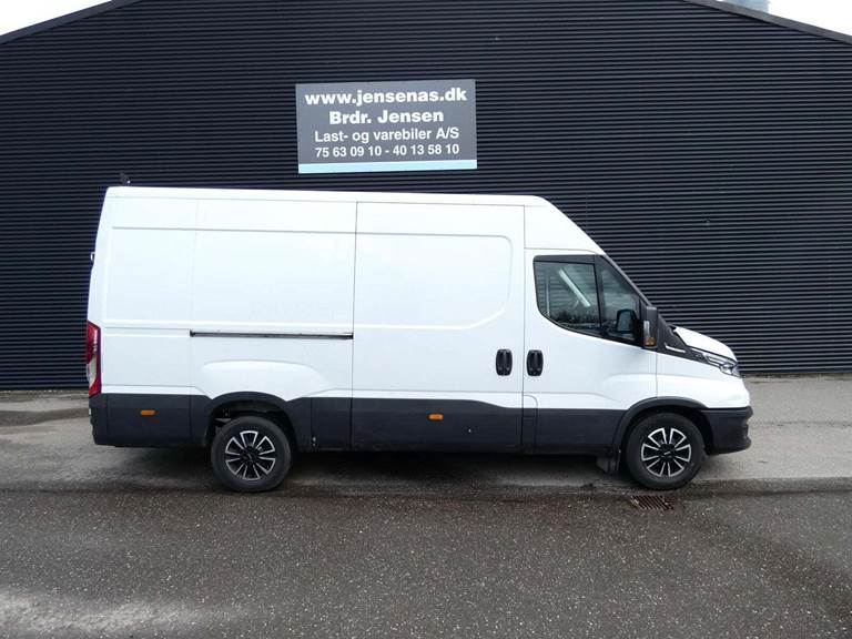 Iveco Daily 2,3 35S16 12m³ Van AG8