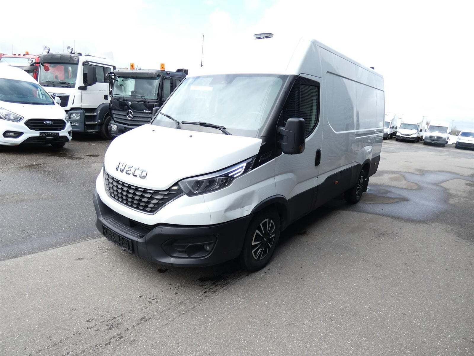Hvid Iveco Daily fra 2021