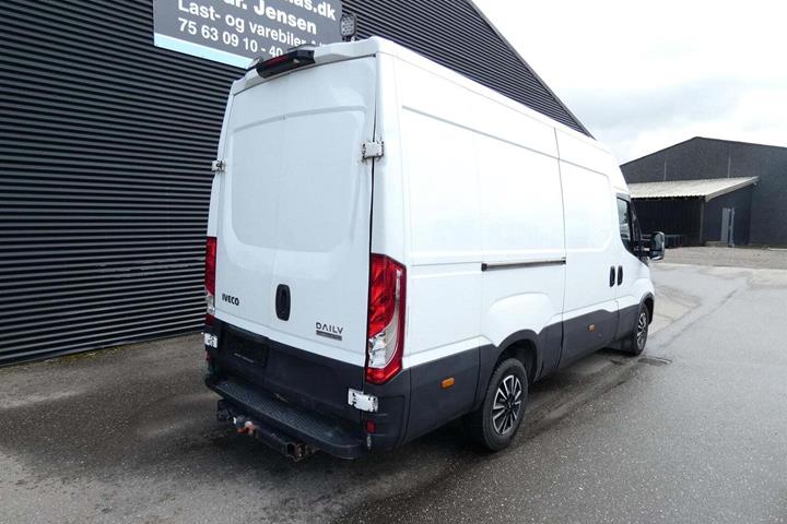 Hvid Iveco Daily fra 2021