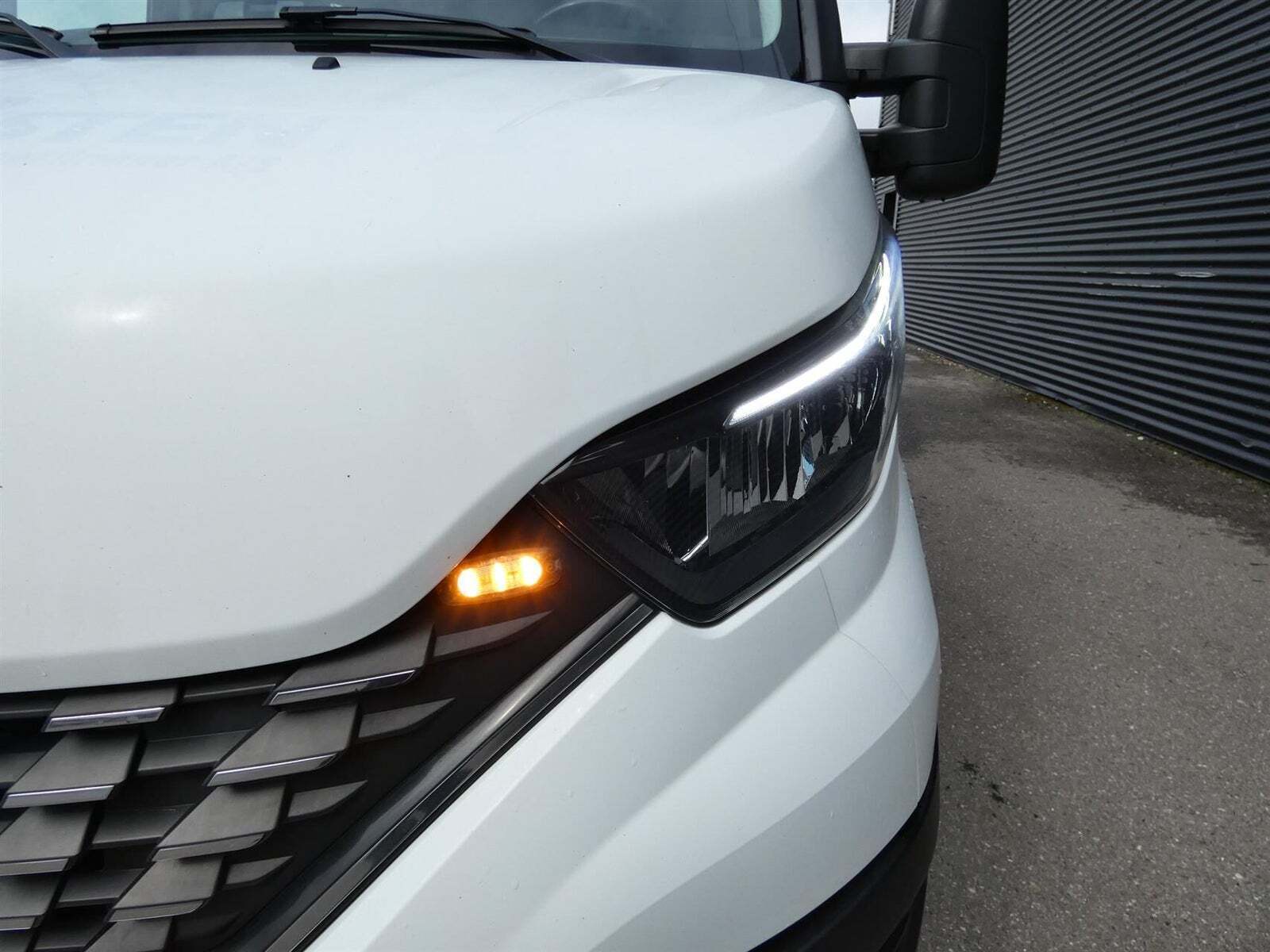 Hvid Iveco Daily fra 2021