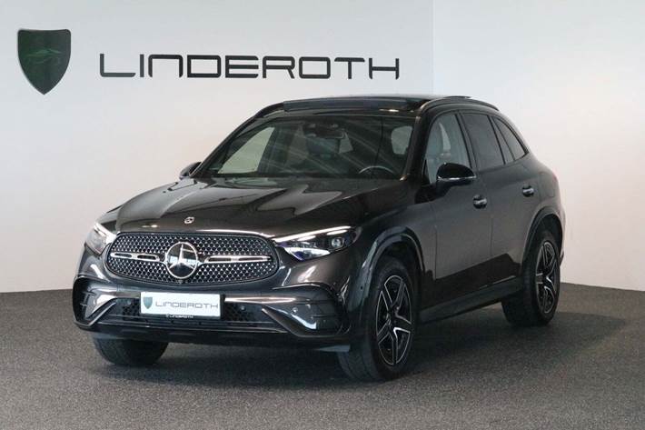 Grå Mercedes GLC300 de fra 2023