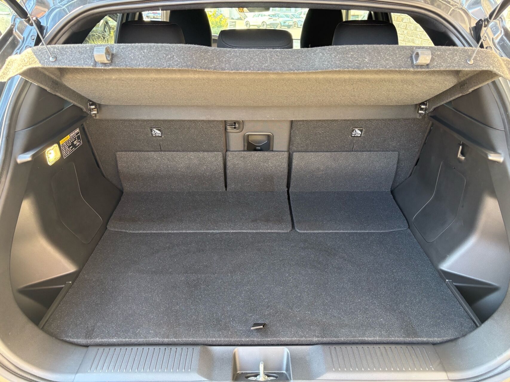 Grå Suzuki eVitara fra 2025