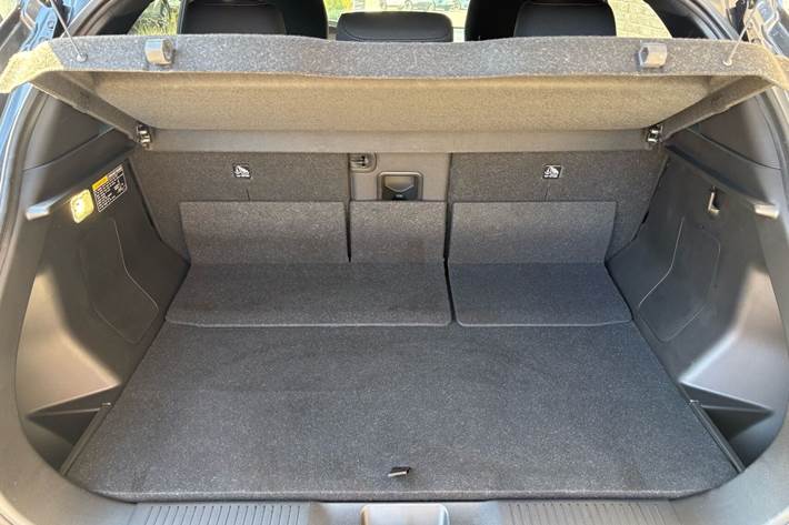 Grå Suzuki eVitara fra 2025