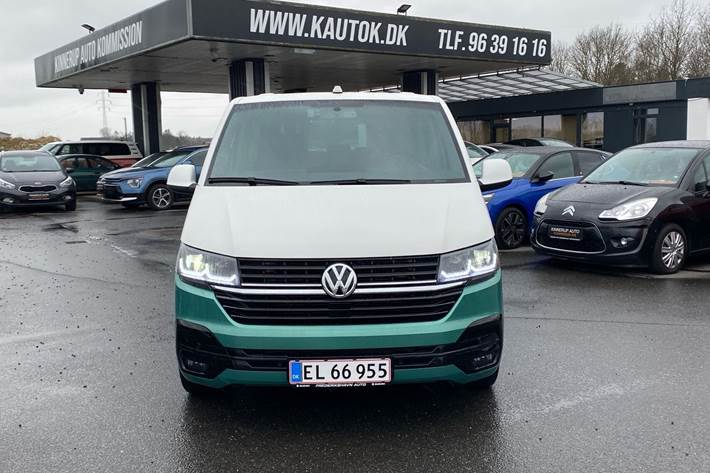Grøn VW Multivan fra 2004