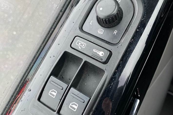 Grøn VW Multivan fra 2004