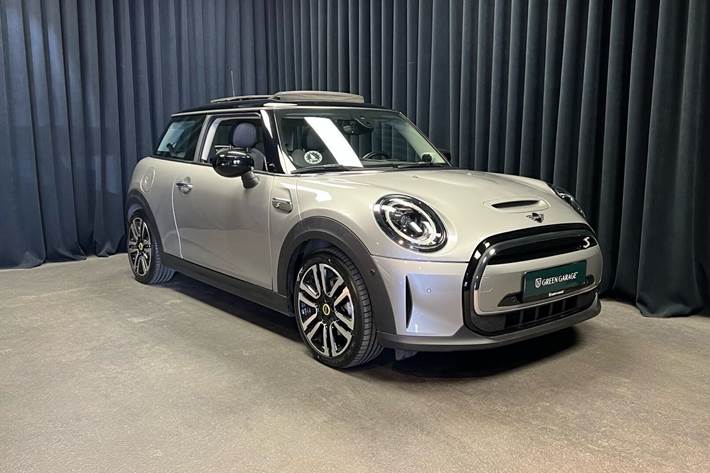 Sølv Mini Cooper fra 2023